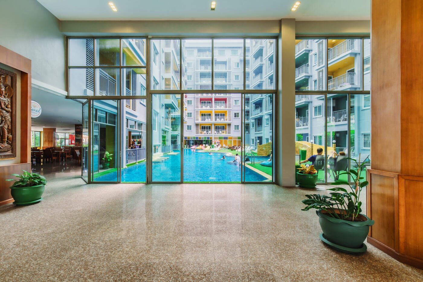 Elite Suites Patong lobby